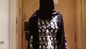 Arab Hijab-Wearing Woman Gets Naked On Camera