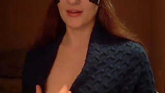 Insertionist Alebarda Satisfies Herself On Webcam
