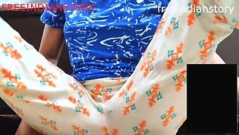 Marathi Housewife'S Steamy Video Call With New Indian Teen