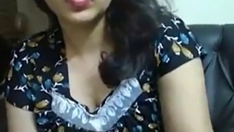 Indian Aunty Indulges In Hardcore Video Chat With Boyfriend
