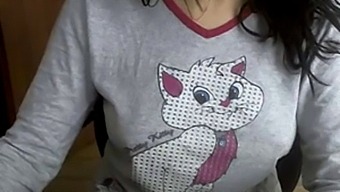 Charming Turkish Webcam Model In Solo Performance