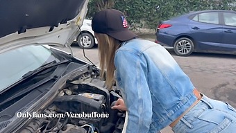 Big Tits Milf Gets A Mechanical Cock In Hd