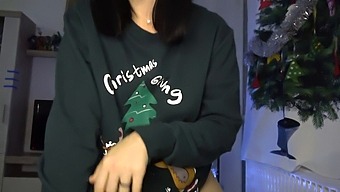 Anna'S Xmas Present To Stepbrother: Steamy Oral And Internal Ejaculation