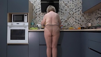 Curvy Wife In Nylon Pantyhose Indulges In Kitchen Kink