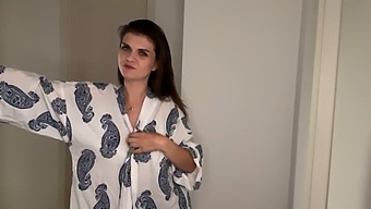 Stepdad'S Huge Cock Gets Rubbed On Clothes Dryer By Horny Stepmom