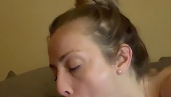 Amateur Milf Squirts During A Hot Tinder Hookup